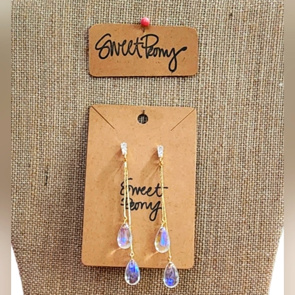 Jewelry - Sweet, Delicate, Raindrop, Dangly Earrings